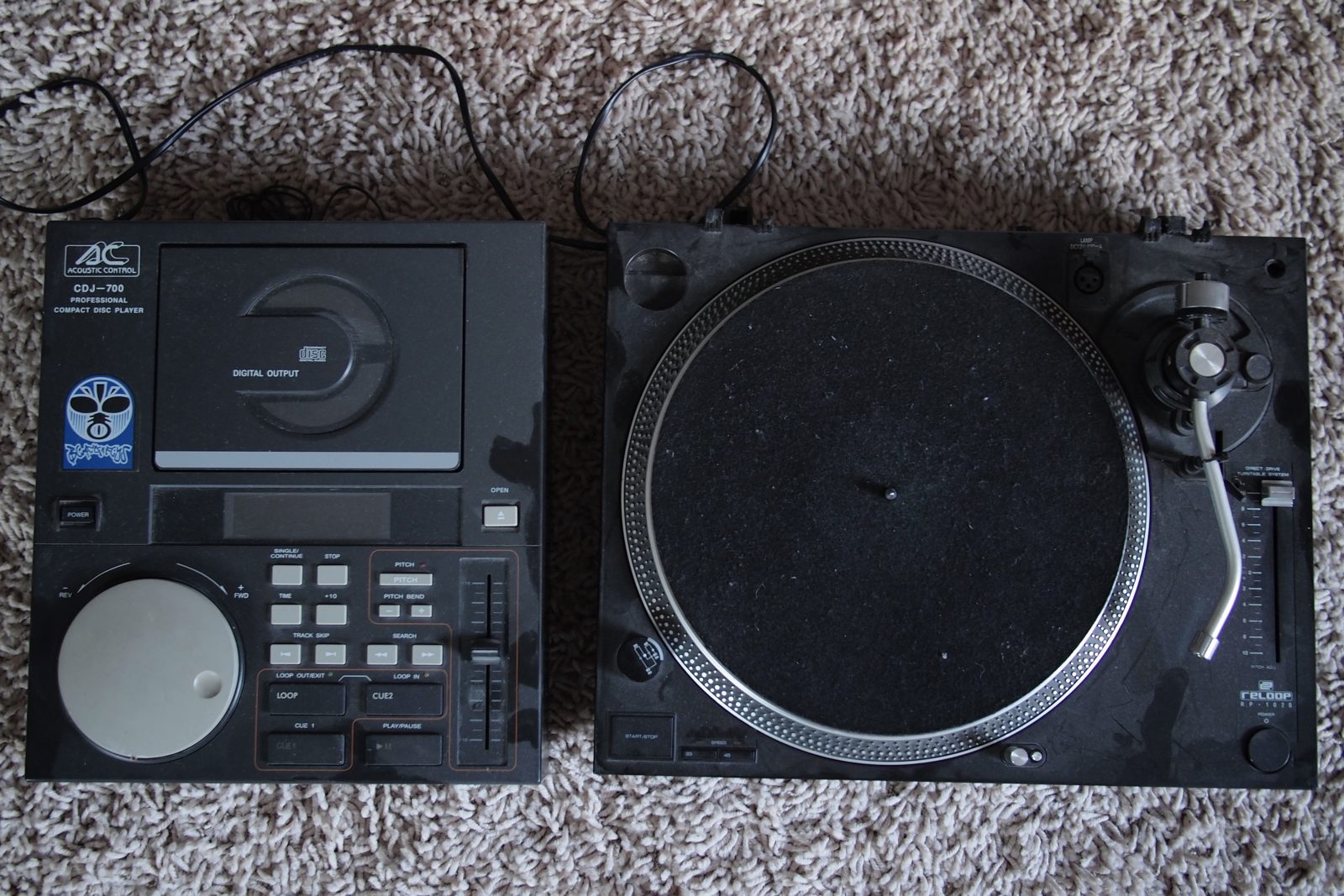 DJ Equipment von um die Jahrtausendwende.
